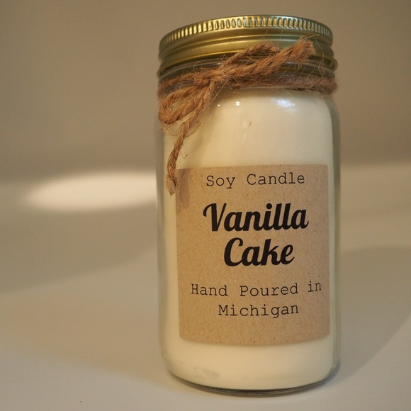 Handmade Vanilla Cake Soy Wax Candle 8oz Glass Jar - Picture 5 of 6